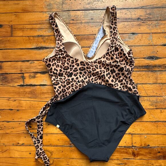SUMMERSALT The Perfect Wrap One-piece in Leopard - Picture 2 of 7
